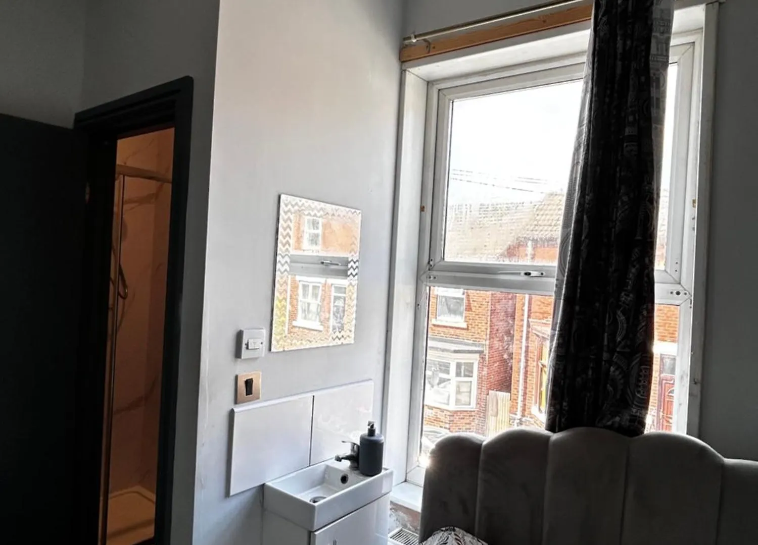 Ubytování v soukromí Private Ensuite Room Close To Rotherham City Centre 3 Velká Británie